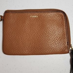 FOSSIL Pebbled Cowhide Leather Tara Wristlet Medium Brown